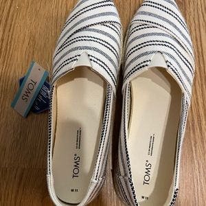 NWT Toms Alpargata rope slip on